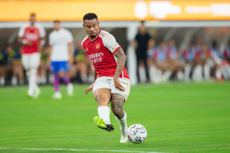 Gabriel Jesus gia nhập Arsenal hè 2022
