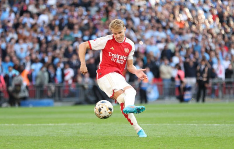 Martin Odegaard hiện là đội trưởng Arsenal