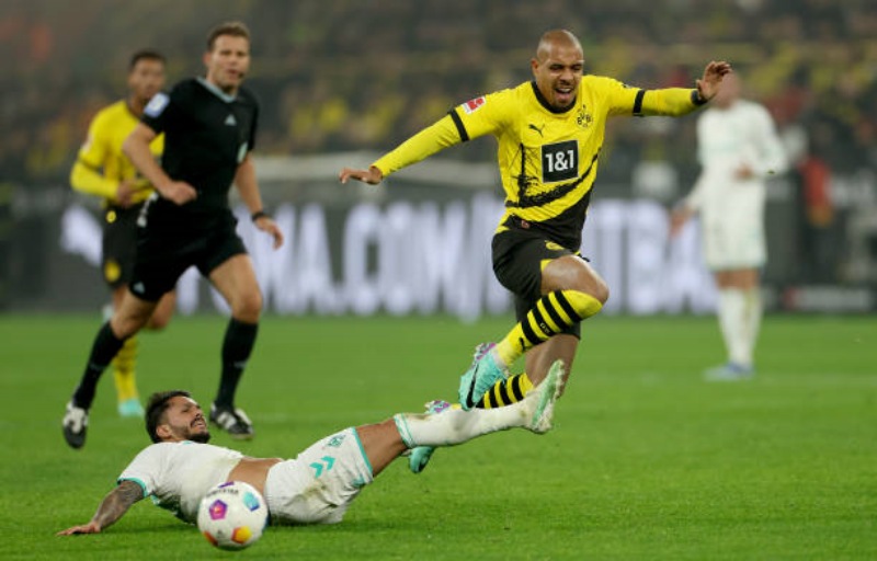 Dortmund đi tìm thắng lợi đầu tay